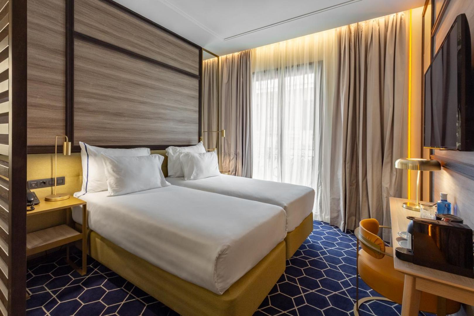 Quarto Premium Grande com Varanda e Vista